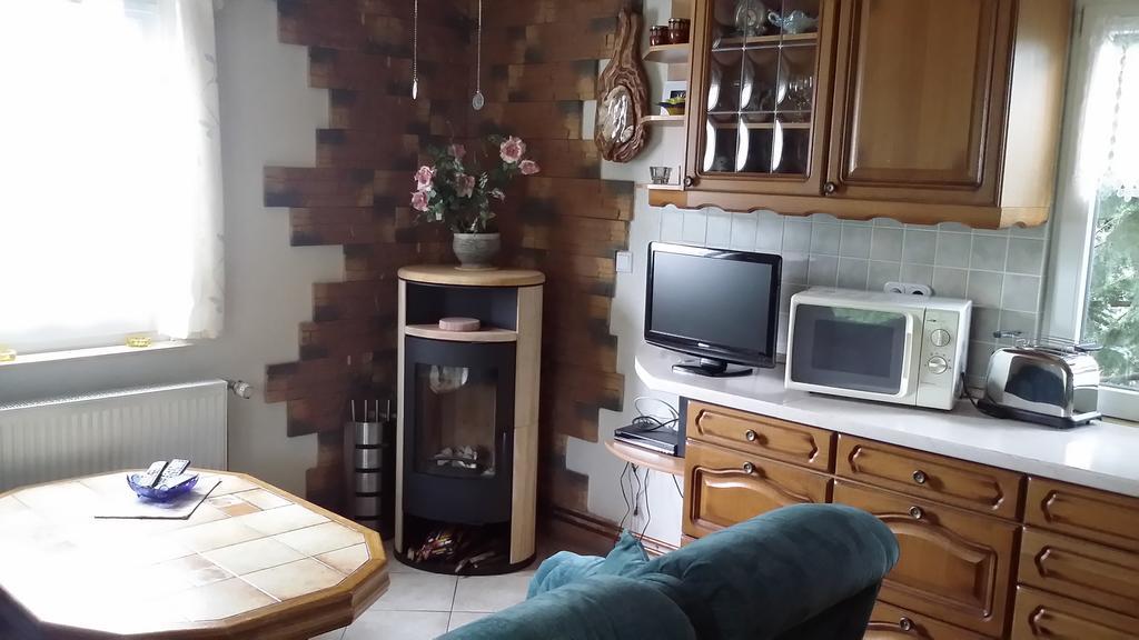 Ferienhäuser Golinski mit Kamin und umzäutem Grundstück am Neuendorfer See Alt Schadow Exterior foto