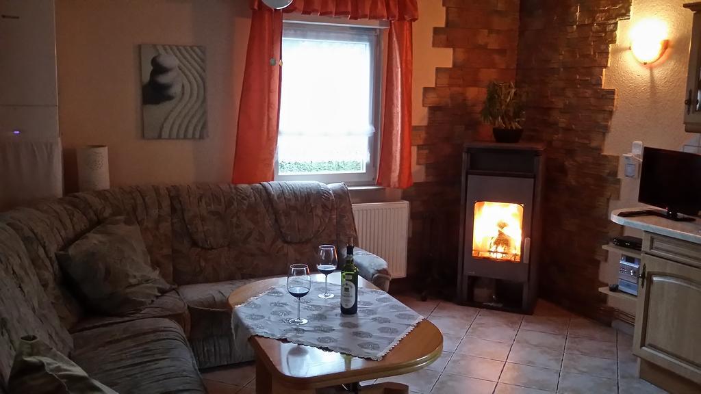 Ferienhäuser Golinski mit Kamin und umzäutem Grundstück am Neuendorfer See Alt Schadow Exterior foto
