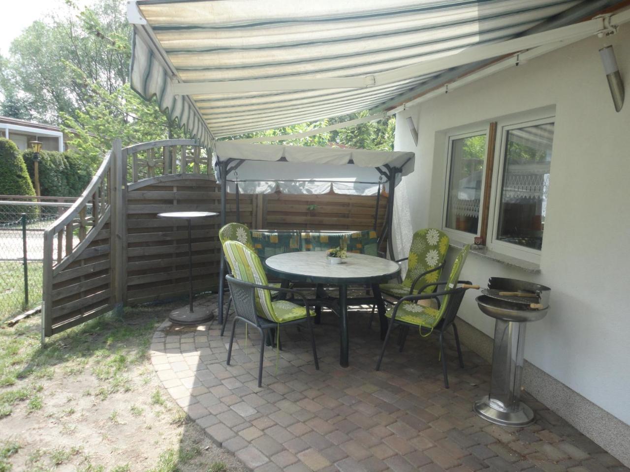 Ferienhäuser Golinski mit Kamin und umzäutem Grundstück am Neuendorfer See Alt Schadow Exterior foto