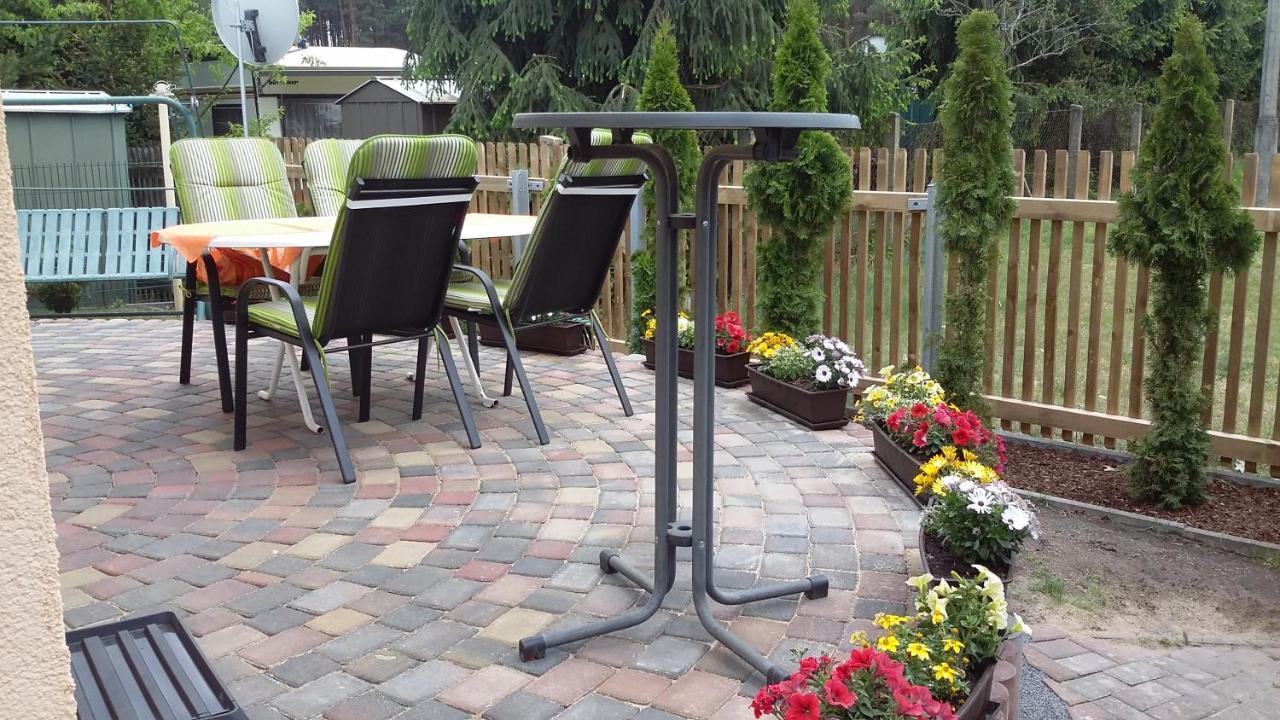 Ferienhäuser Golinski mit Kamin und umzäutem Grundstück am Neuendorfer See Alt Schadow Exterior foto
