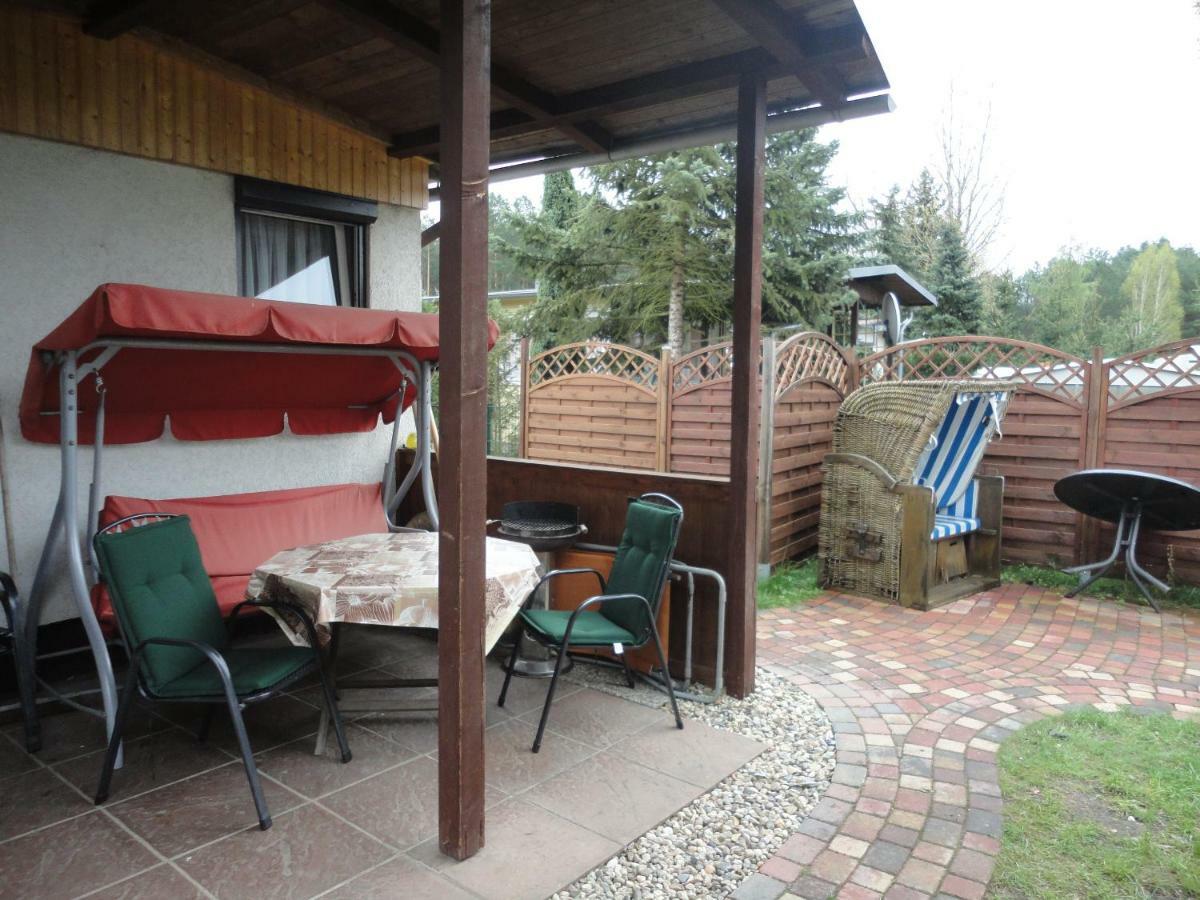 Ferienhäuser Golinski mit Kamin und umzäutem Grundstück am Neuendorfer See Alt Schadow Exterior foto